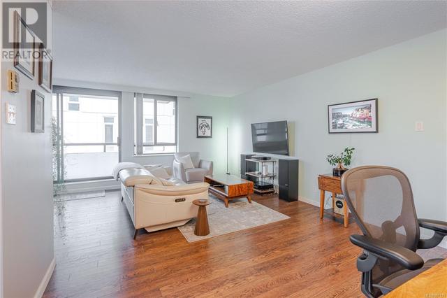 604 - 1034 Johnson St, Condo with 2 bedrooms, 2 bathrooms and 1 parking in Victoria BC | Image 8