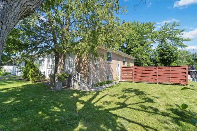 249 Neal Dr, House semidetached with 3 bedrooms, 1 bathrooms and 2 parking in Richmond Hill ON | Image 12