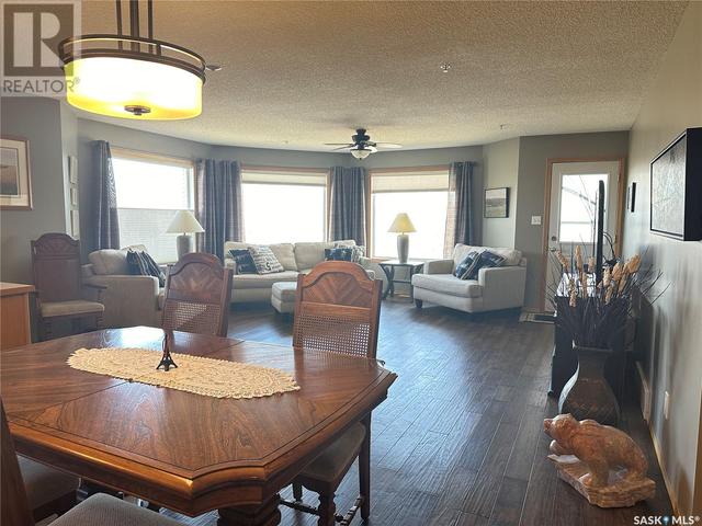 304 - 11 Coteau Ave W, Condo with 1 bedrooms, 2 bathrooms and null parking in Weyburn SK | Image 4
