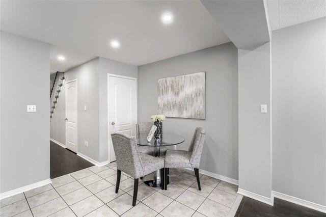 15 Sand Cherry Cres, House semidetached with 4 bedrooms, 3 bathrooms and 3 parking in Brampton ON | Image 4