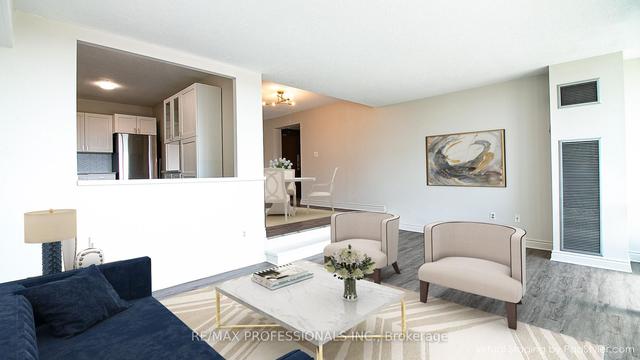 1909 - 260 Scarlett Rd, Condo with 2 bedrooms, 1 bathrooms and 1 parking in Toronto ON | Image 1