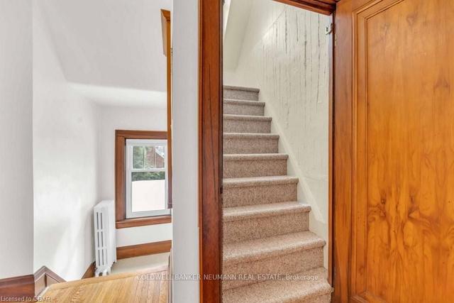 30 Dean Ave, House detached with 4 bedrooms, 2 bathrooms and 3 parking in Guelph ON | Image 25