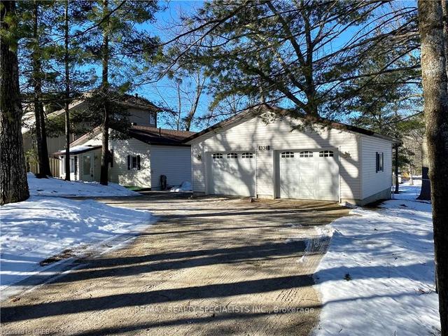 338 Oxbow Park Dr, House detached with 1 bedrooms, 2 bathrooms and 10 parking in Wasaga Beach ON | Image 1
