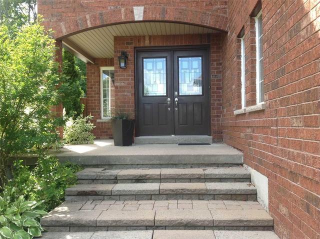 7 Mulberry Crt, House detached with 4 bedrooms, 4 bathrooms and 4 parking in Barrie ON | Image 2