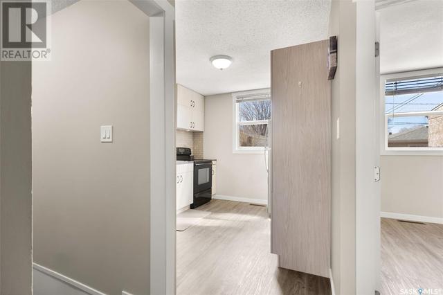 908 Elliott Street, House detached with 3 bedrooms, 1 bathrooms and null parking in Regina SK | Image 4