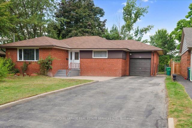 32 Ellesboro Dr, House detached with 3 bedrooms, 3 bathrooms and 4 parking in Mississauga ON | Image 1