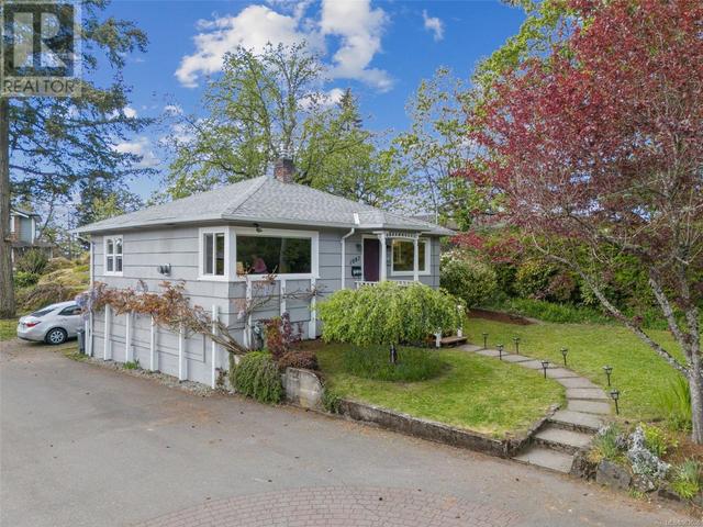 1087 Burnside Rd W, House detached with 2 bedrooms, 1 bathrooms and 4 parking in Saanich BC | Image 33