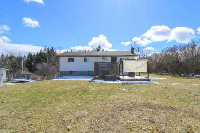 2064 7th Line, House detached with 3 bedrooms, 1 bathrooms and 5 parking in Selwyn ON | Image 3