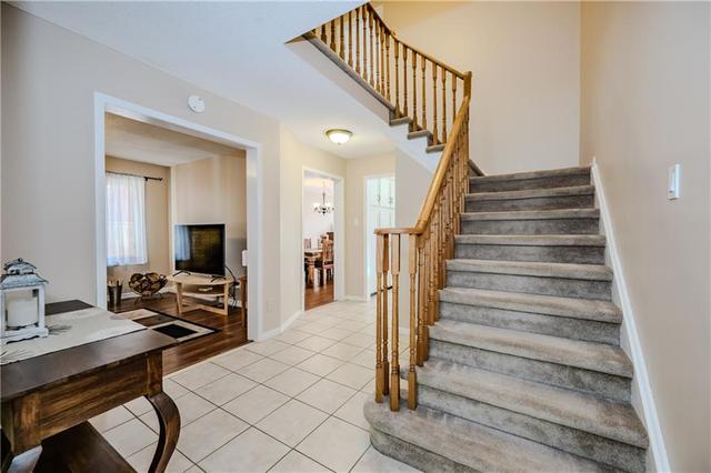 1402 Cedarglen Crt, House attached with 4 bedrooms, 2 bathrooms and 4 parking in Oakville ON | Image 12