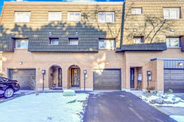 116 Darras Ct, Townhouse with 4 bedrooms, 2 bathrooms and 2 parking in Brampton ON | Image 1
