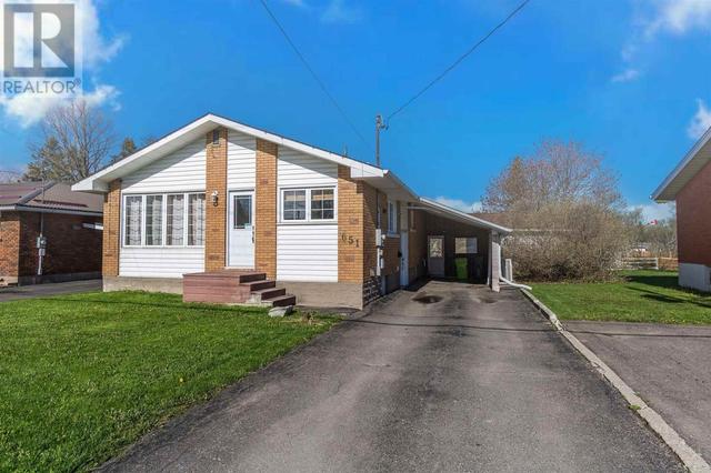 651 North St, House detached with 3 bedrooms, 2 bathrooms and null parking in Sault Ste. Marie ON | Image 1