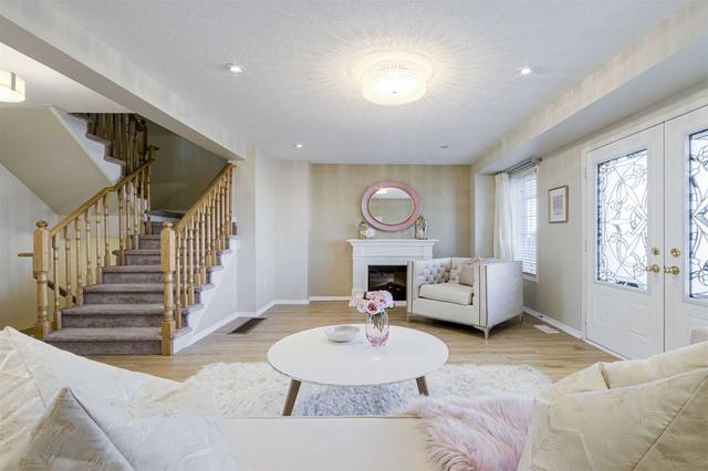 517 Rossland Rd E, House semidetached with 4 bedrooms, 4 bathrooms and 2 parking in Ajax ON | Image 39