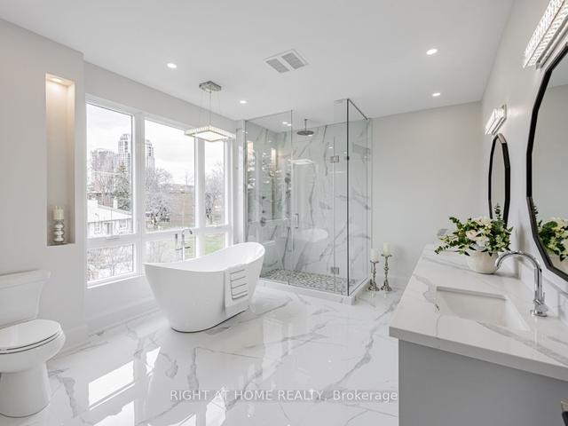 227 Renforth Dr, House detached with 4 bedrooms, 7 bathrooms and 5 parking in Toronto ON | Image 13