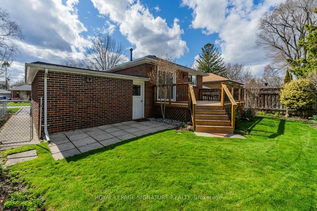 19 Wooster Wood, House detached with 3 bedrooms, 2 bathrooms and 5 parking in Toronto ON | Image 27