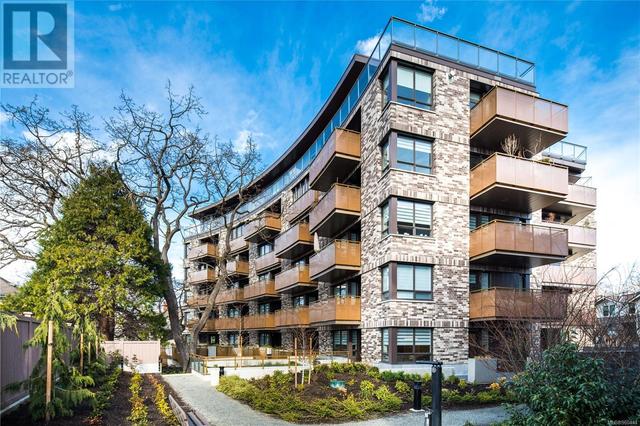 108 - 1201 Fort St, Condo with 2 bedrooms, 2 bathrooms and 1 parking in Victoria BC | Image 27