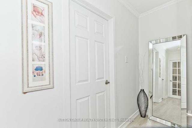 39 Benton St, House detached with 3 bedrooms, 2 bathrooms and 3 parking in Brampton ON | Image 19