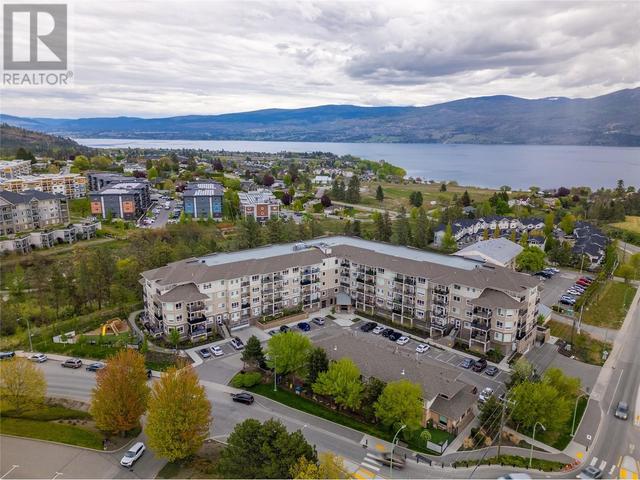 202 - 2301 Carrington Rd, Condo with 1 bedrooms, 1 bathrooms and 1 parking in West Kelowna BC | Image 1