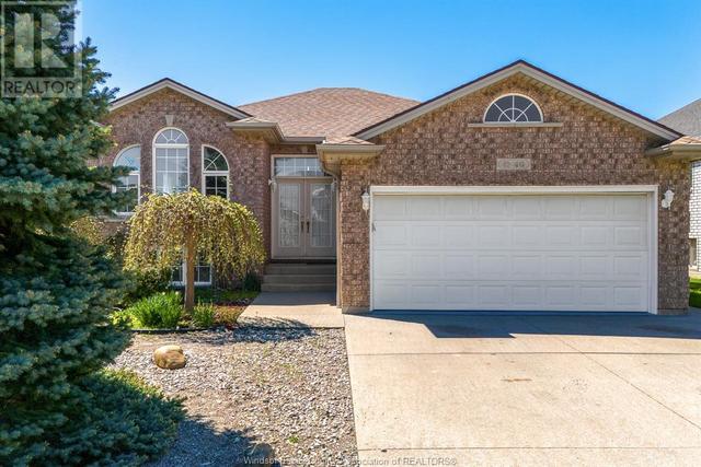 40 Sandy Lake Dr, House detached with 7 bedrooms, 2 bathrooms and null parking in Leamington ON | Image 1