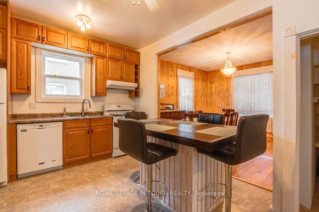 30 Maria St, House detached with 4 bedrooms, 2 bathrooms and 3 parking in Penetanguishene ON | Image 34