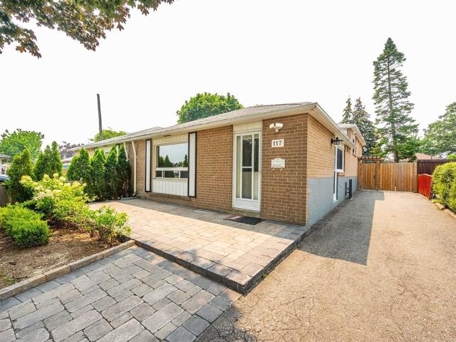 117 Aloma Cres, House semidetached with 3 bedrooms, 2 bathrooms and 4 parking in Brampton ON | Image 23
