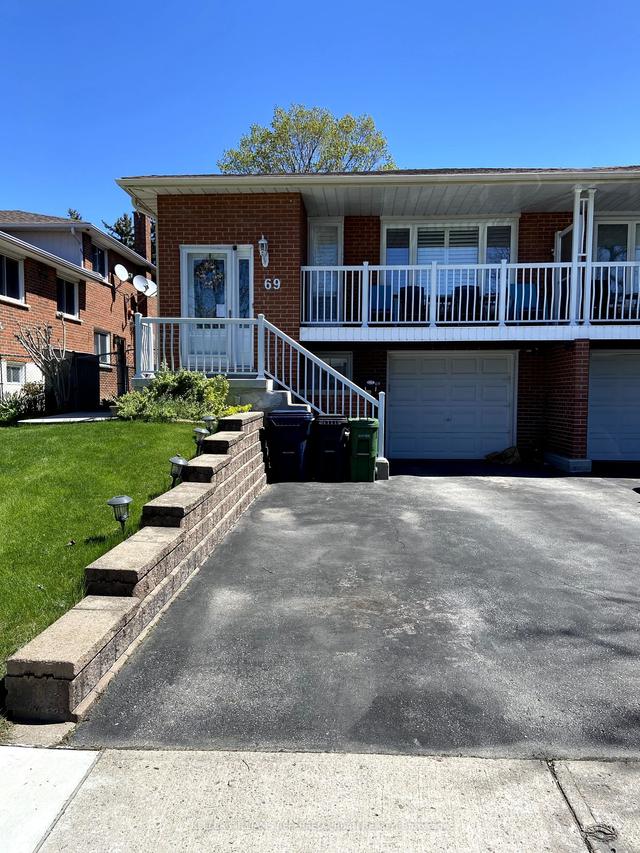 69 Pindar Cres, House semidetached with 1 bedrooms, 1 bathrooms and 1 parking in Toronto ON | Image 1
