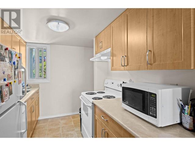25 - 1750 Summit Dr, House attached with 2 bedrooms, 1 bathrooms and null parking in Kamloops BC | Image 6
