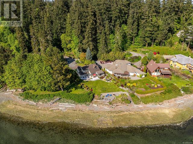 2327 Comox Ave, House detached with 5 bedrooms, 5 bathrooms and 10 parking in Comox BC | Image 94