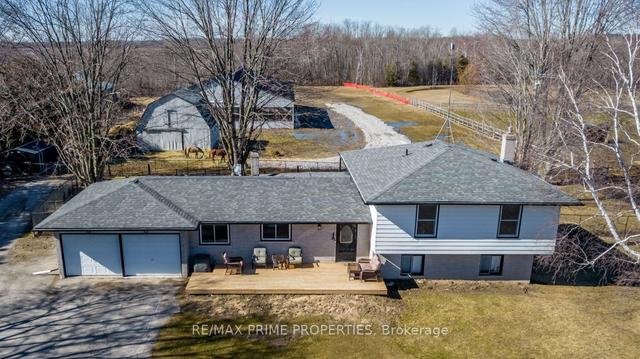 375 Ogemah Rd, House detached with 5 bedrooms, 2 bathrooms and 21 parking in Kawartha Lakes ON | Image 1