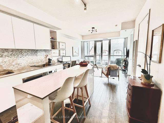 413 - 377 Madison Ave, Condo with 2 bedrooms, 2 bathrooms and 1 parking in Toronto ON | Image 12