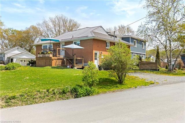 1664 Code St, House detached with 5 bedrooms, 3 bathrooms and 10 parking in Kingston ON | Image 1