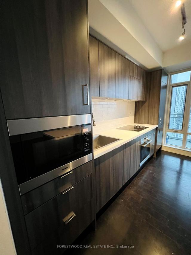 3006 - 21 Widmer St, Condo with 1 bedrooms, 2 bathrooms and 0 parking in Toronto ON | Image 10