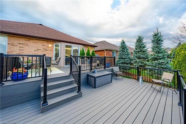 564 Killbear Crt, House detached with 2 bedrooms, 2 bathrooms and 4 parking in Waterloo ON | Image 5