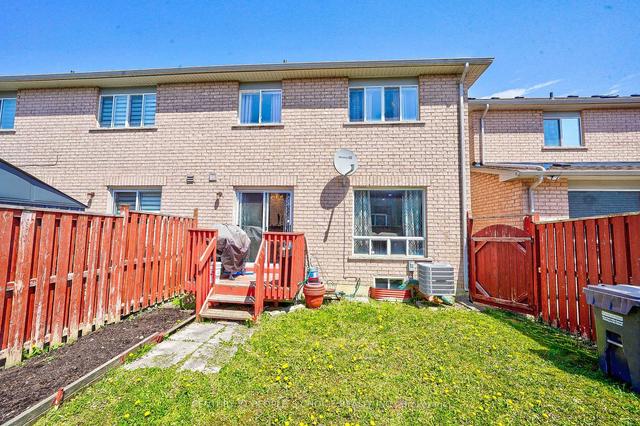 32 Snowshoe Ln, House attached with 4 bedrooms, 3 bathrooms and 4 parking in Brampton ON | Image 31