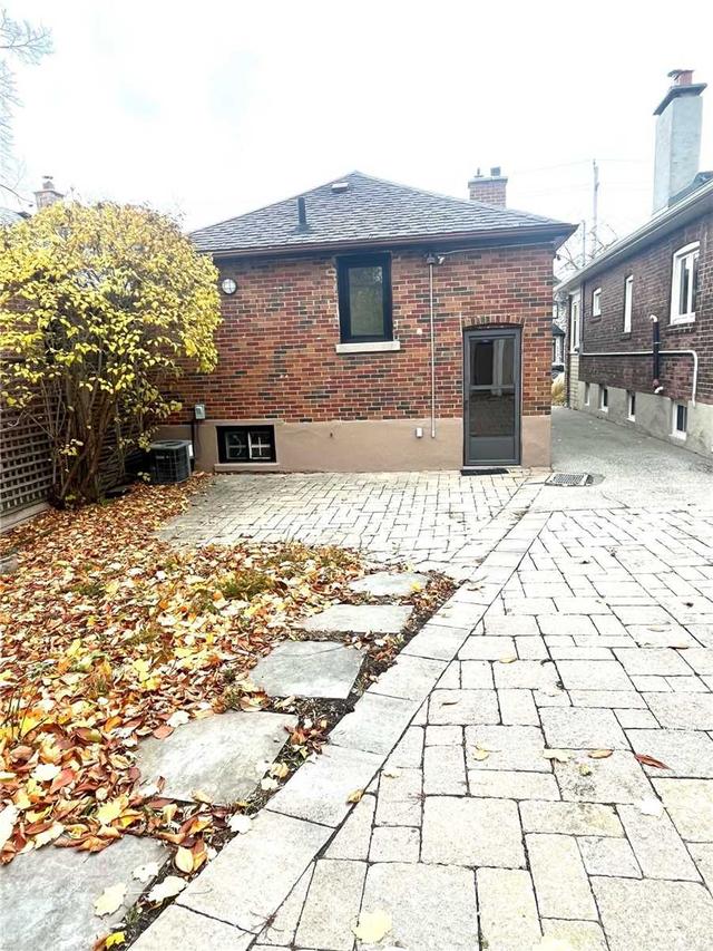 48 Thirteenth St, House detached with 2 bedrooms, 2 bathrooms and 2 parking in Toronto ON | Image 4