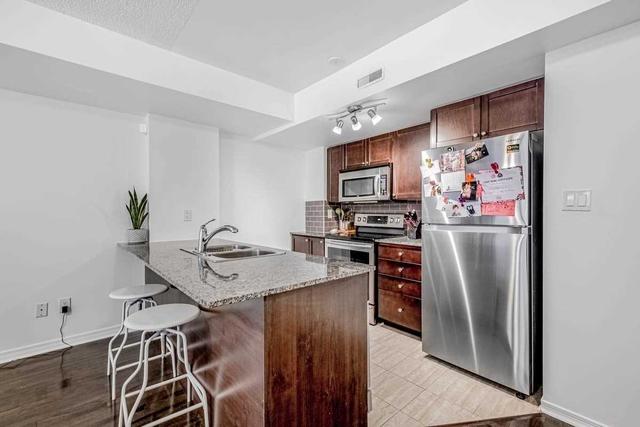 129 - 25 Turntable Cres, Townhouse with 2 bedrooms, 2 bathrooms and 1 parking in Toronto ON | Image 6