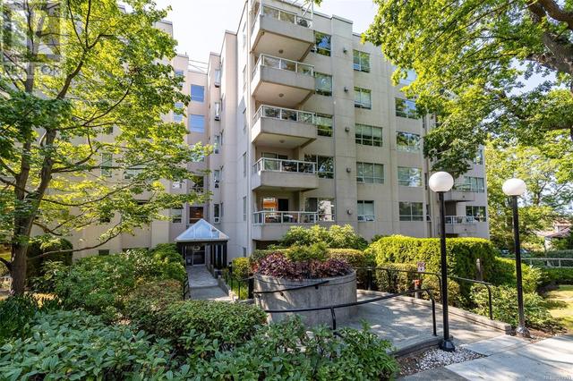 301 - 1500 Elford St, Condo with 2 bedrooms, 2 bathrooms and 1 parking in Victoria BC | Image 1