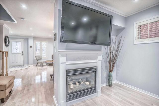 104 Hopkinson Cres, House detached with 4 bedrooms, 3 bathrooms and 2 parking in Ajax ON | Image 9