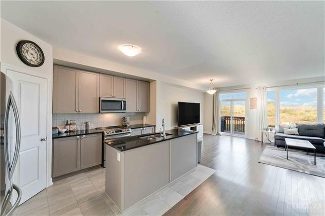 756 Dearborn Private, Townhouse with 3 bedrooms, 4 bathrooms and 2 parking in Ottawa ON | Image 5