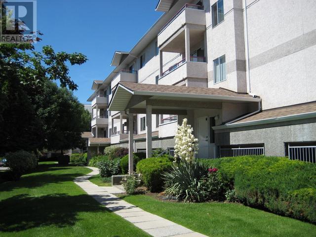 309 - 993 Klo Rd, Condo with 2 bedrooms, 1 bathrooms and 1 parking in Kelowna BC | Image 2