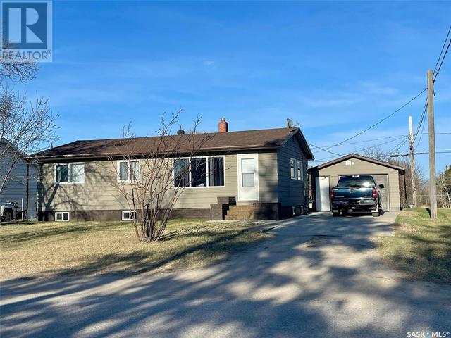 628 Albert Street, House detached with 4 bedrooms, 2 bathrooms and null parking in Hudson Bay SK | Image 1