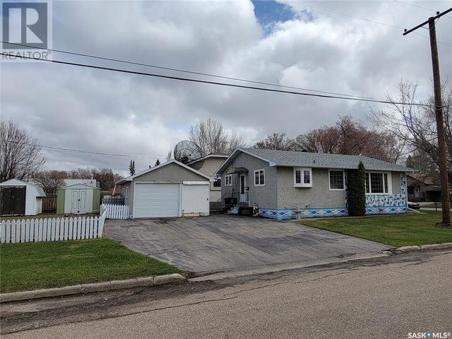 301 6th Ave E, House detached with 3 bedrooms, 2 bathrooms and null parking in Unity SK | Image 26