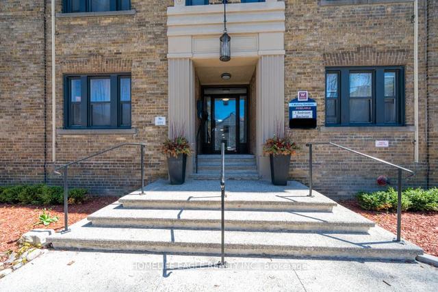 43 - 1 Mallory Gdns, Condo with 1 bedrooms, 1 bathrooms and 1 parking in Toronto ON | Image 1