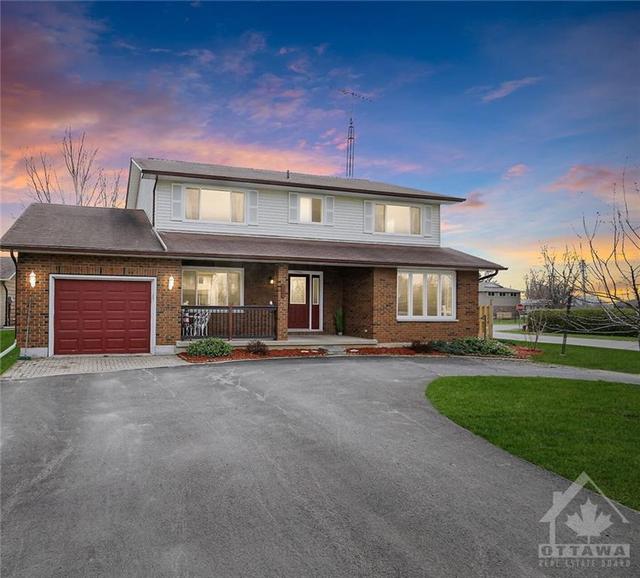 499 Quart Crt, House detached with 4 bedrooms, 3 bathrooms and 4 parking in North Dundas ON | Image 1