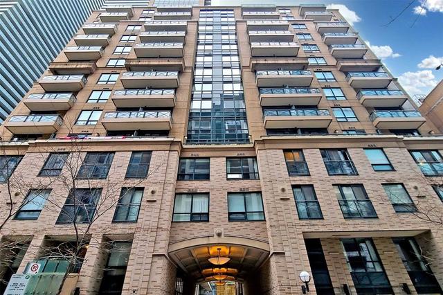 1304 - 35 Hayden St, Condo with 1 bedrooms, 1 bathrooms and 1 parking in Toronto ON | Image 1
