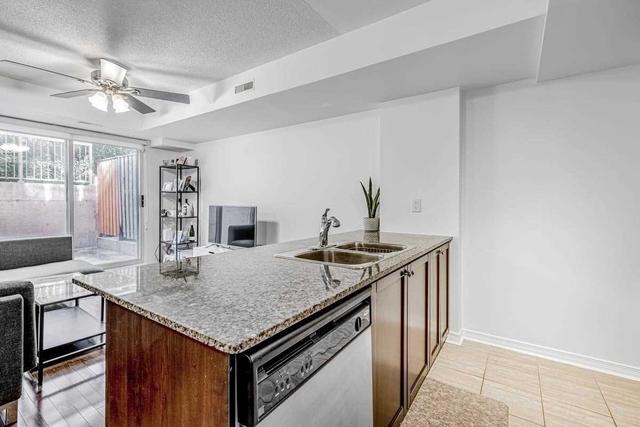 129 - 25 Turntable Cres, Townhouse with 2 bedrooms, 2 bathrooms and 1 parking in Toronto ON | Image 9