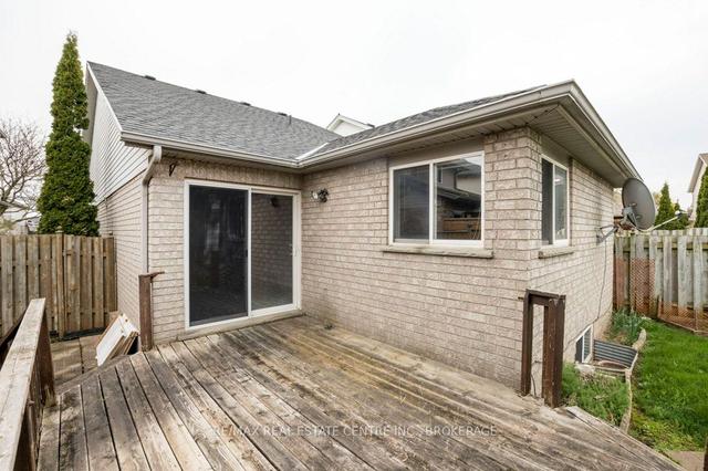 12 Whittaker Cres, House detached with 2 bedrooms, 2 bathrooms and 3 parking in Cambridge ON | Image 24