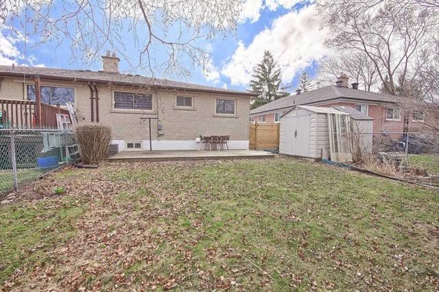 8 Jones Crt, House semidetached with 3 bedrooms, 2 bathrooms and 3 parking in Aurora ON | Image 31