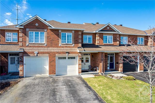 1778 Jersey Street, Townhouse with 3 bedrooms, 2 bathrooms and 3 parking in Ottawa ON | Image 1