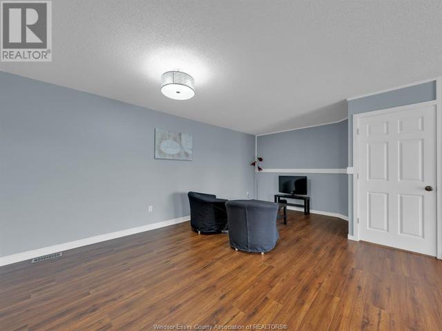 1628 Heatherglen Drive Unit# Upper Lvl, House semidetached with 2 bedrooms, 1 bathrooms and null parking in Tecumseh ON | Image 4