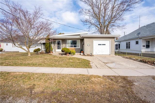 216 Elgin Street, House detached with 3 bedrooms, 0 bathrooms and null parking in Chatham Kent ON | Image 1
